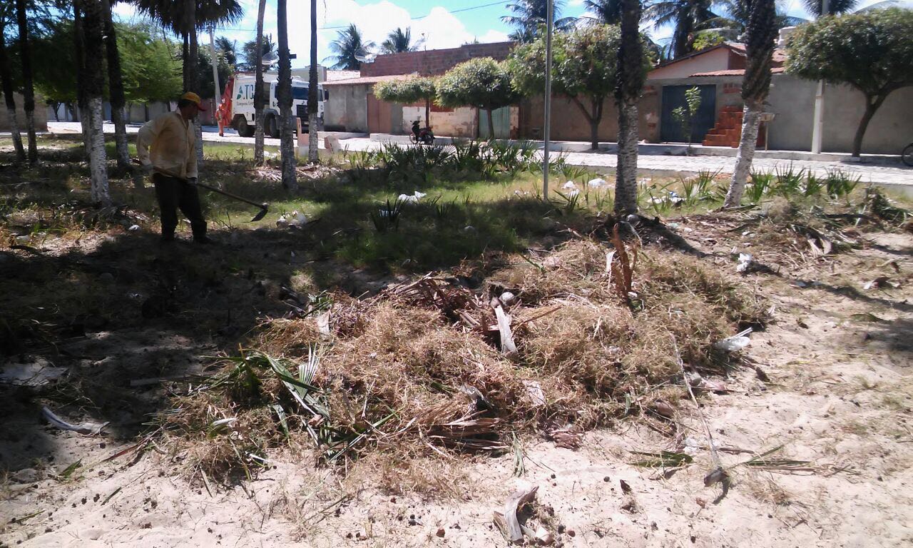 A praça estava sem condições de uso pelos moradores