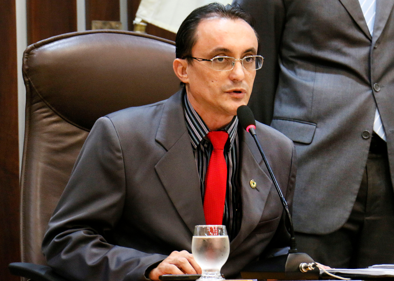 Deputado Souza, que participou da reunião, elogiou atuação da Sesap (Foto: João Gilberto)