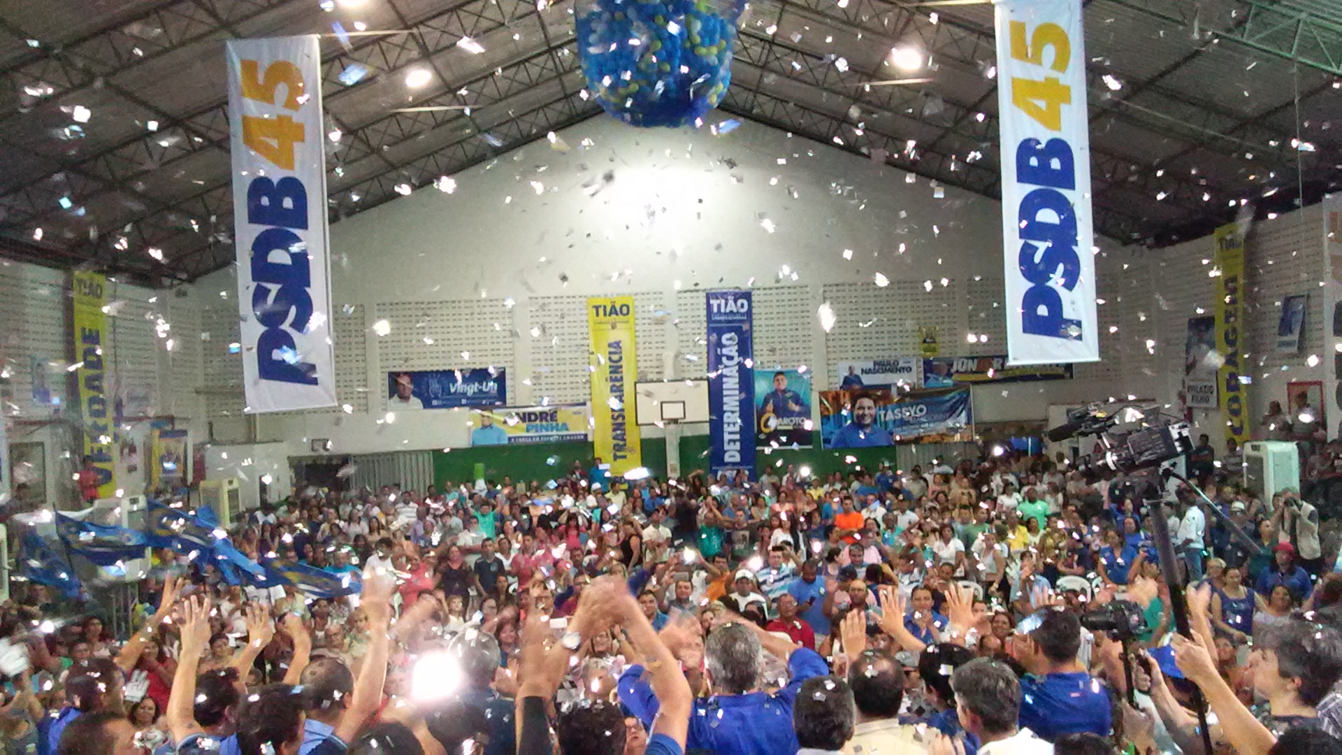 Convencionais lotaram o Ginásio de Esportes do CEAMO