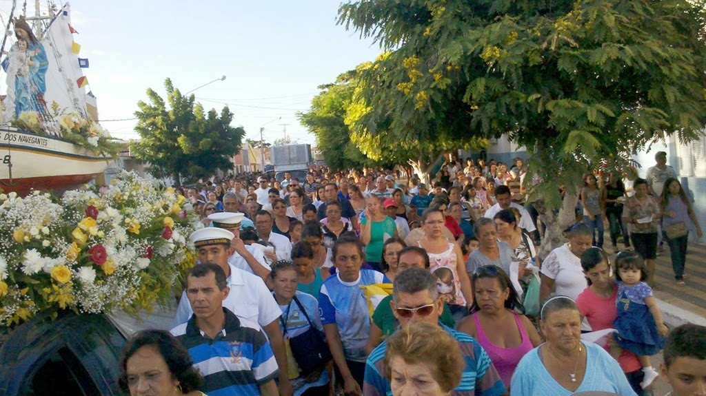 Procissão terrestre é outro momento grandioso do período festivo (Foto: Reprodução)