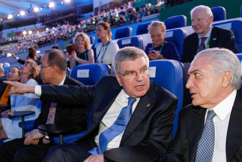  Michel Temer com os representantes do Comitê Olímpico Internacional (Foto: Beto Barata/PR)