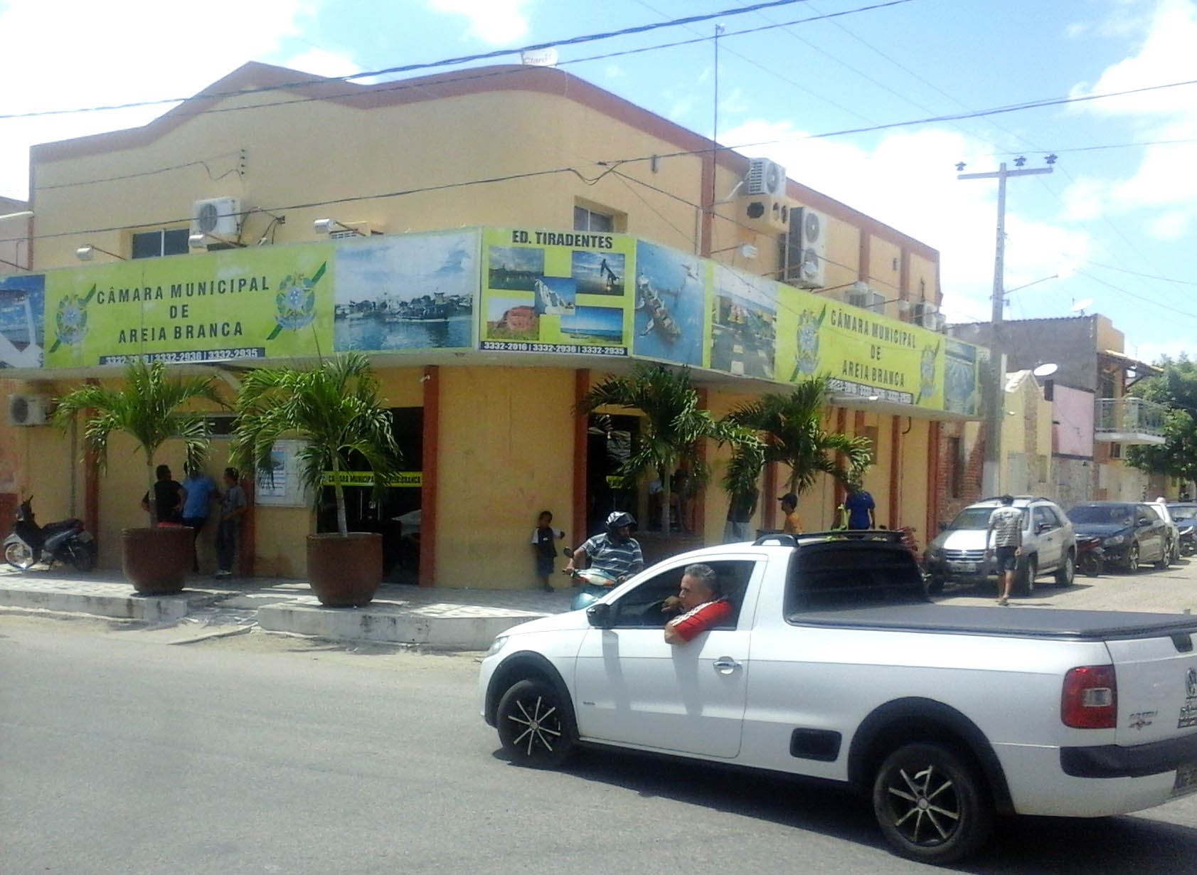 Câmara de Areia Branca volta a ser centro das atenções (Foto: Luciano Oliveira)
