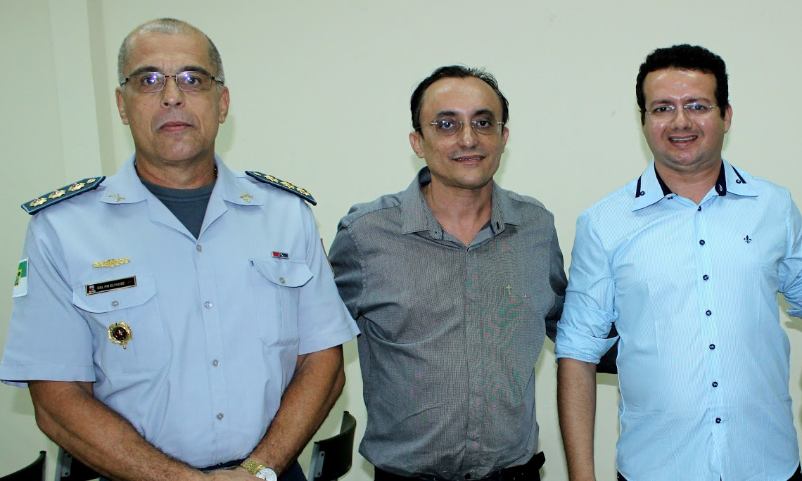 Coronel Elyause Moreira, deputado Souza e o prefeito Sael Melo (Foto: Reprodução/Jailton Rodrigues)