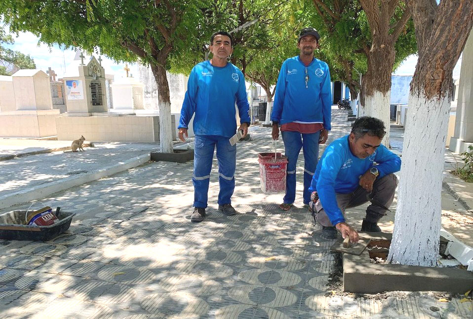 Prefeitura De Areia Branca Realiza Manuten O No Cemit Rio S O