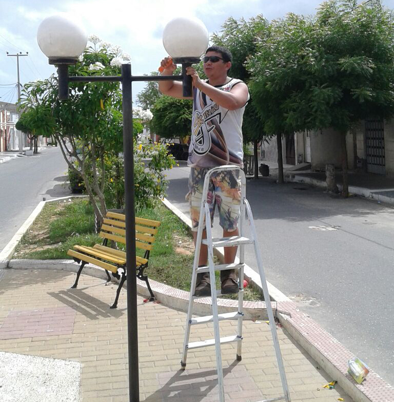 Manutenção e substituição de luminárias proporcionam mais segurança
