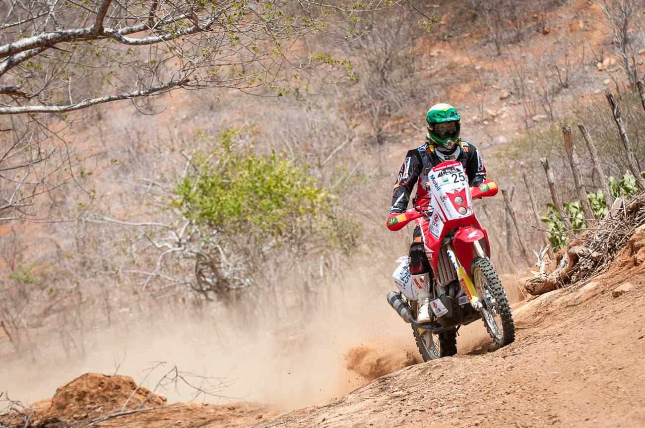 Jean Azevedo, campeão da última edição nas motos (Foto: Divulgação/DFotos)
