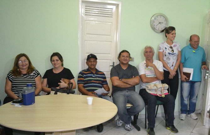 Depois da posse, primeira reunião com o pessoal da Secretaria de Saúde