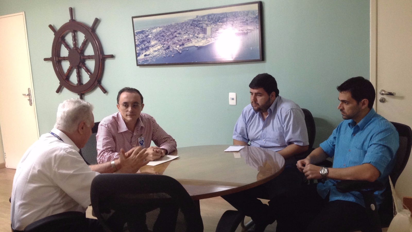 Souza reunido com Hanna Safieh, Emiliano Rosado e Kayo Fernandes (Foto: Divulgação/Assessoria)