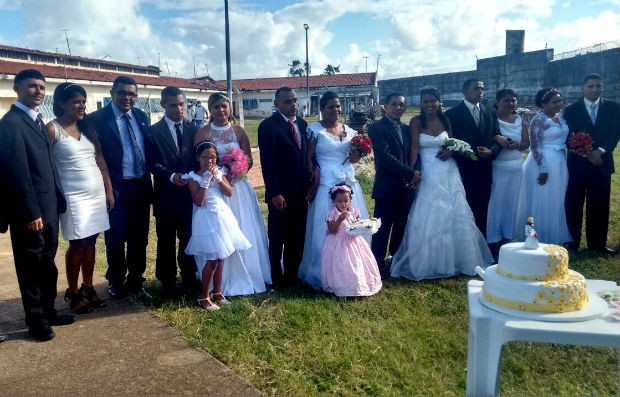 Casamento aconteceu na tarde de ontem na Penitenciária de Alcaçuz (Foto: Geider Henrique Xavier/Sejuc)