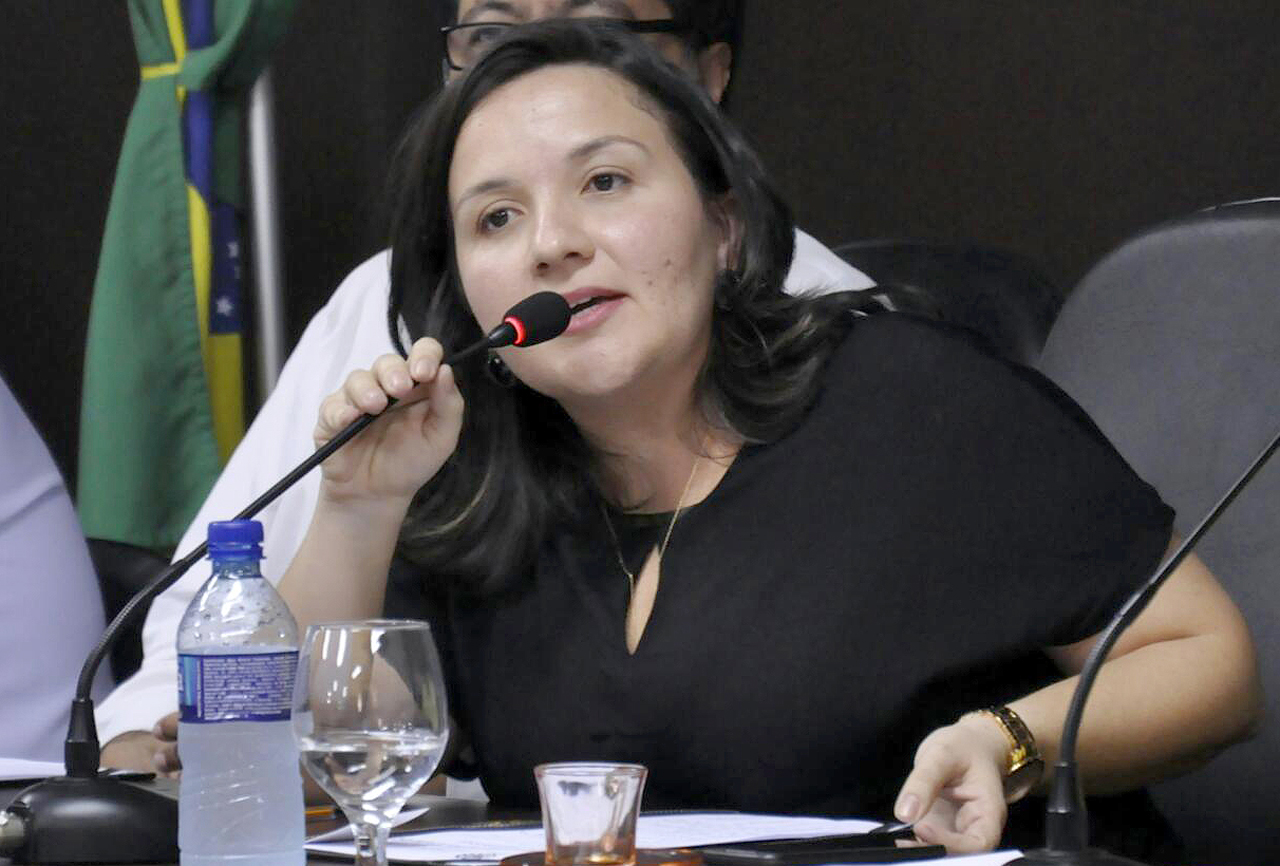 Prefeita Lidiane Garcia se manifeste em defesa dos dois distritos