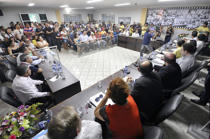 Moradores das áreas em conflito lotaram o plenário da Câmara