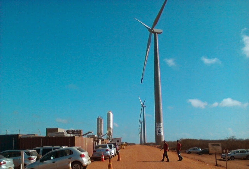 Parque eólico da Voltalia instalado em Areia Branca (Foto: Luciano Oliveira)