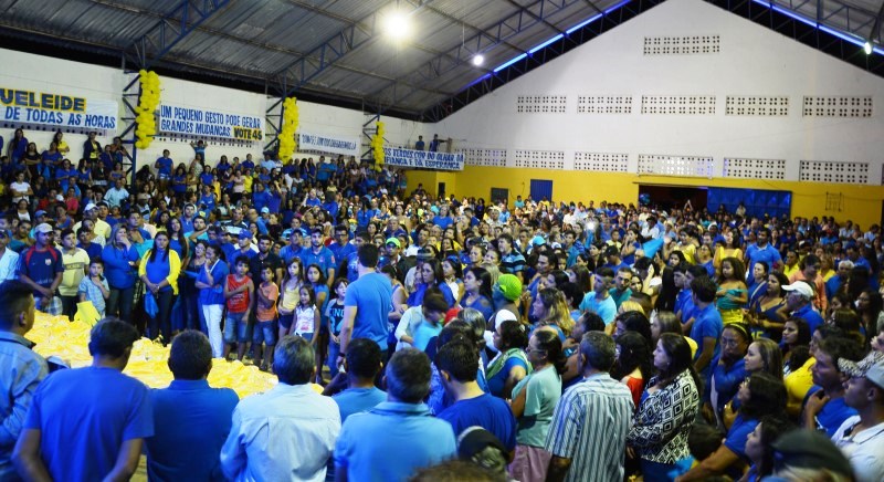 Multidão lotou o Ginásio Poliesportivo Dom José Delgado 