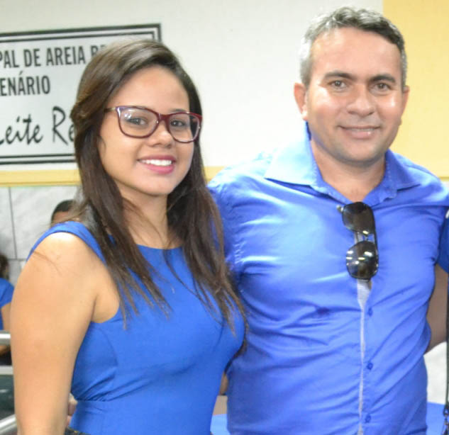 Géssica, que preside o partido no município, com o pai "Tonho da Cohab" (Foto: Erivan Silva)