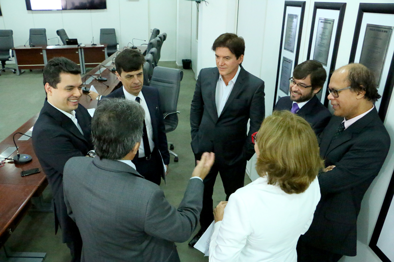 O governador pediu que a bancada federal encampe essa luta