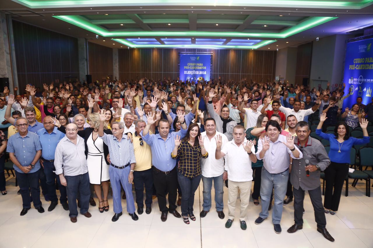 No evento foi lançada a pré-candidatura da deputada Márcia Maia (centro) a prefeita de Natal