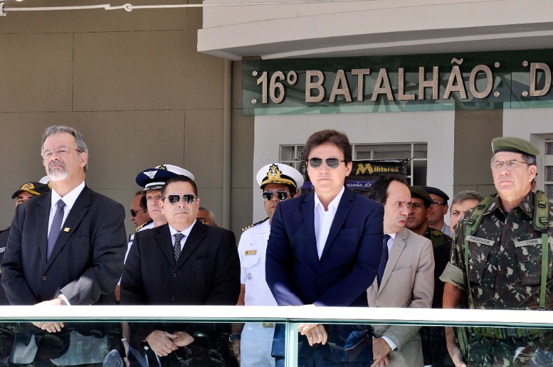 Comitiva reunida no 16° Batalhão de Engenharia Motorizado