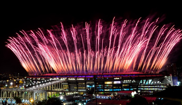 03 Maracanã em fogos (Foto Ag Estado)