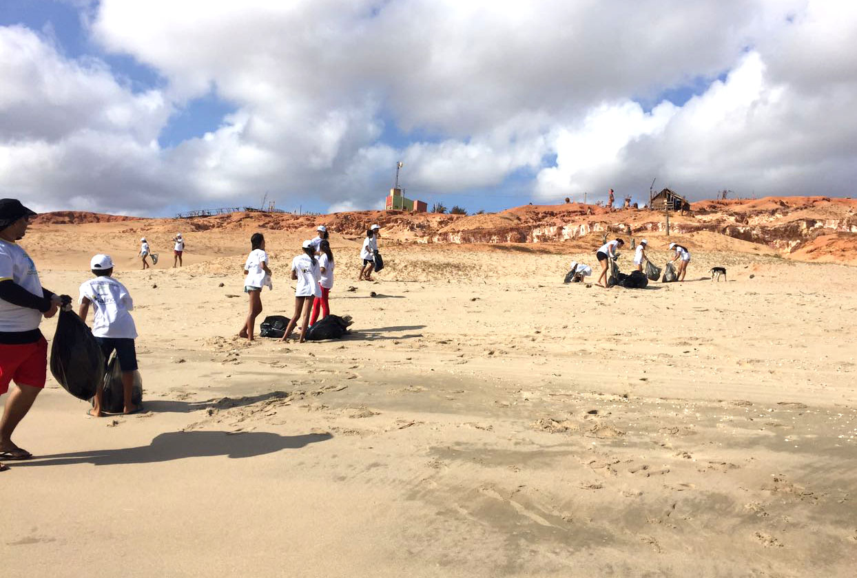 Equipes fizeram coleta de resíduos nas principais praias do município