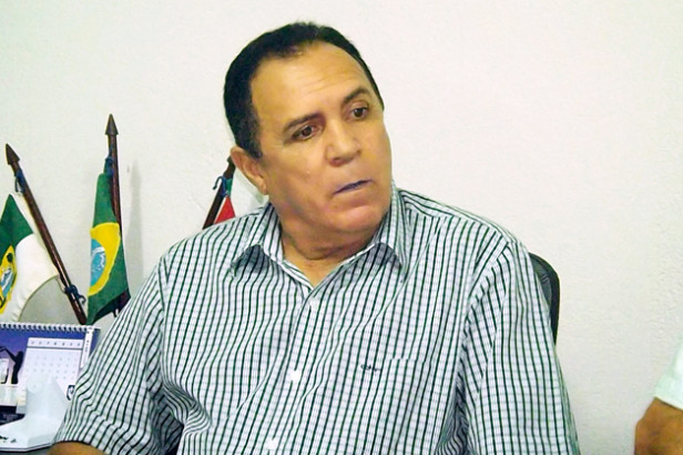 Ademar Ferreira, de Caraúbas, acusação envolve licitação para aquisição de combustível (Foto: Reprodução) 