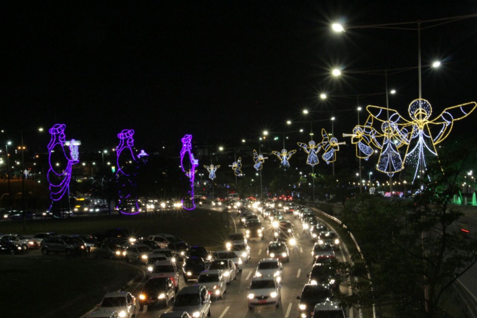 Decoração natalina nas ruas de Natal (Foto: Alex Régis)
