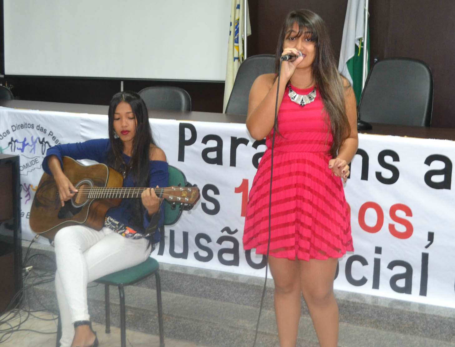 Momento cultural teve show com As Irmãs Soares (Talia e Thais) 