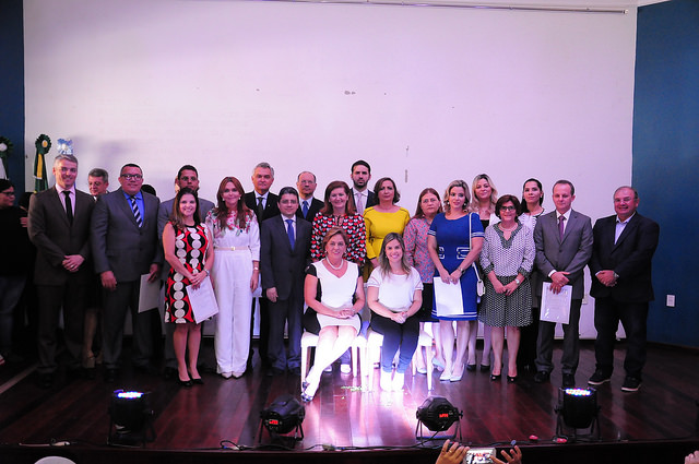 Rosalba com a vice Nayana Gadelha e o quadro de auxiliares