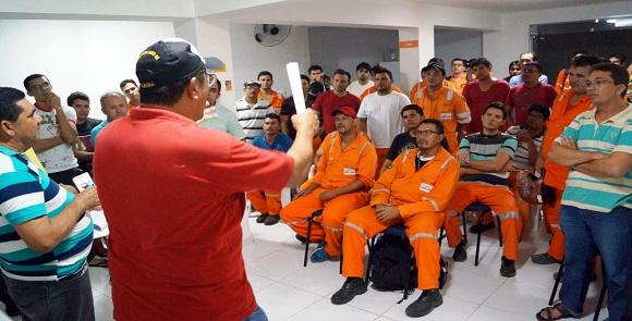 Sindicato e trabalhadores discutem questões salariais (Foto: Reprodução/Sindipetro-RN)