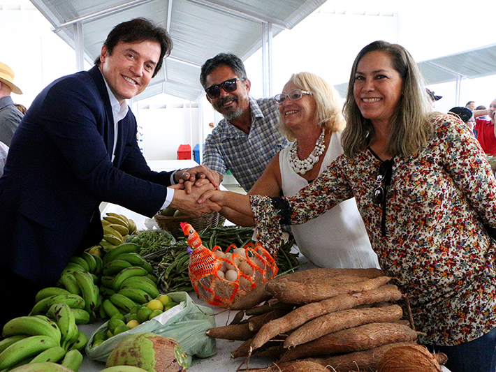 Feirante agradeceu ao governador pelo novo espaço de comercialização