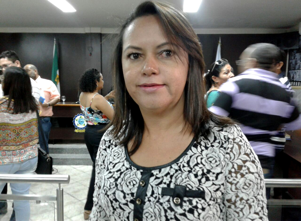 Ex-presidente Marta Pereira apresentou os novos conselheiros e conduziu o ato de posse   