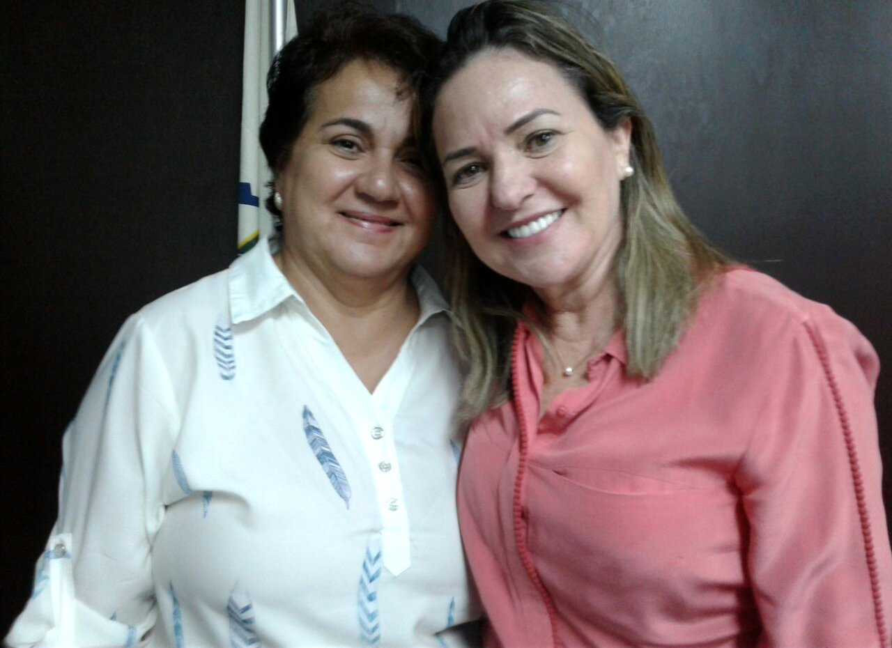 Fátima Luz agradeceu a prefeita pela confiança no trabalho dos profissionais da Educação 