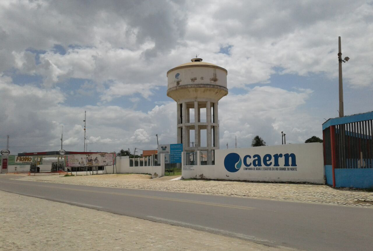 Poço da Caern  na zona urbana precisa de bomba nova (Foto Luciano Oliveira)