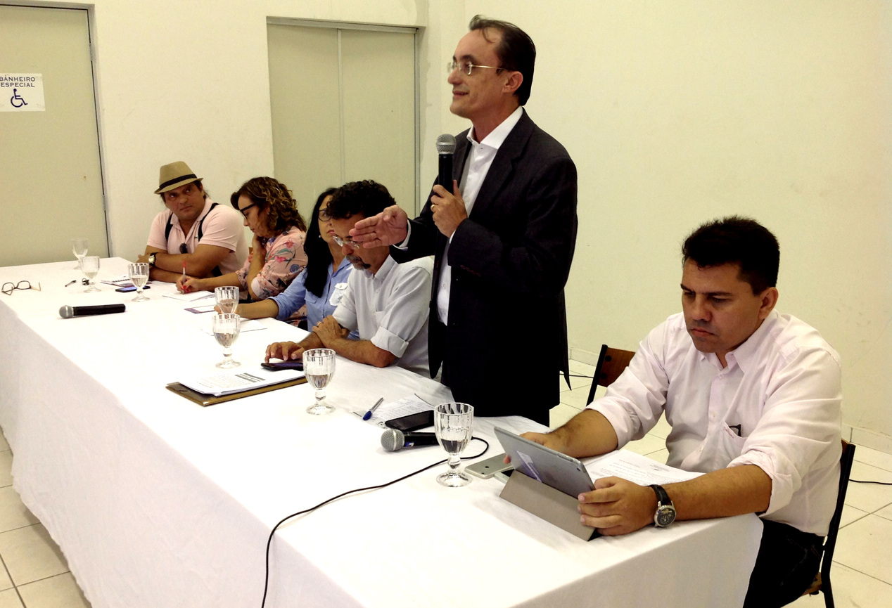 Parlamentar reforça luta dos servidores pela implantação dos planos