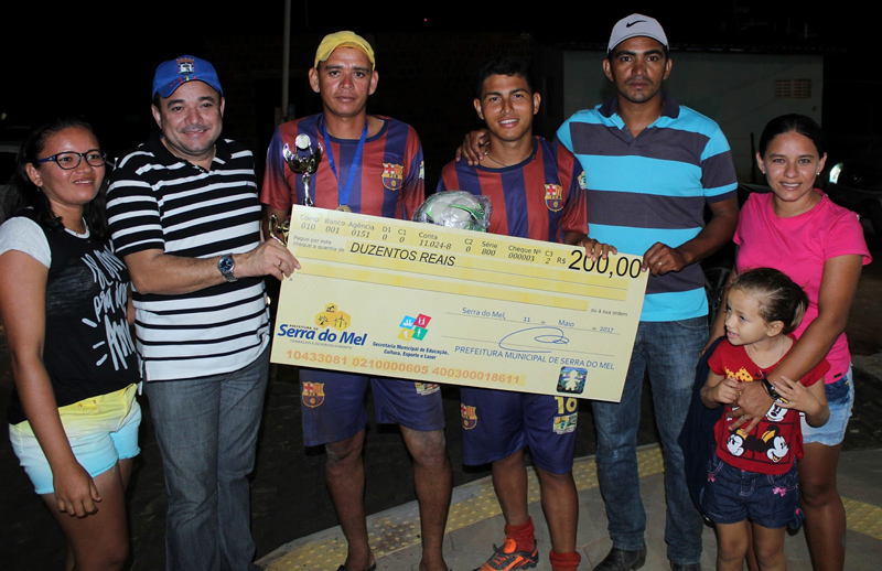 Bibiano premia atletas e equipes vencedoras