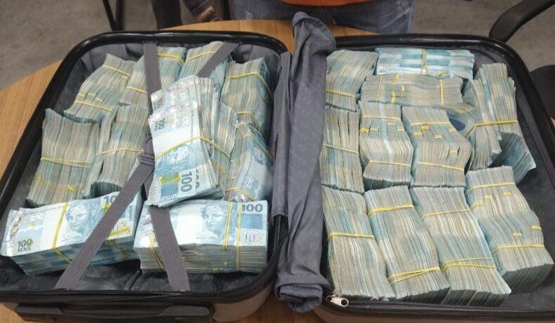 policia-federal-descobre-malas-de-dinheiro-em-operacao-no-para-0ac54