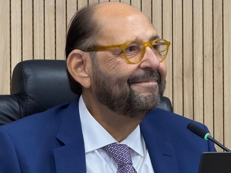 3edf772b-0043-4b7d-a903-0c47409a13fd