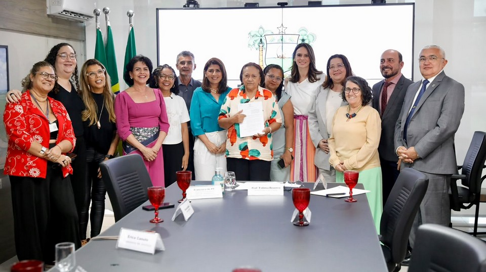 Sanção da lei que suspende processos de promoção funcional de agentes públicos que respondam por feminicídio - Fotos Sandro Menezes (5)