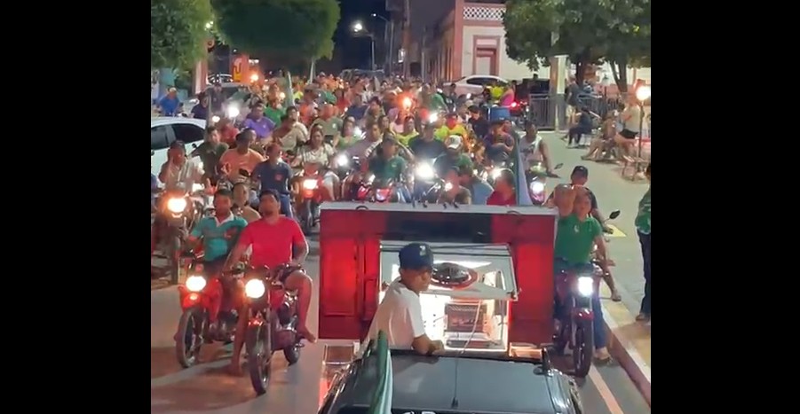 ruas de caraúbas lotadas