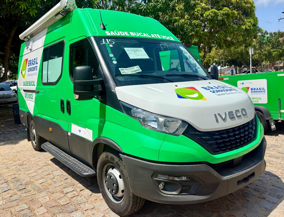 Governo do RN entrega ambulâncias e unidades odontológicas móveis para 11 municípios_ foto Heros Lucena (4)